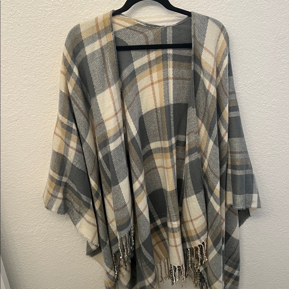 Nordstrom Plaid Poncho in Gray and Cream